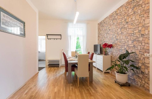 Favoriten Apartment | Spacious Vienna Central Station Residence