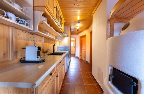 Hochkrimml Apartment | Steinadler Silberleiten Apartment with Mountain View, Terrace and Wi-Fi