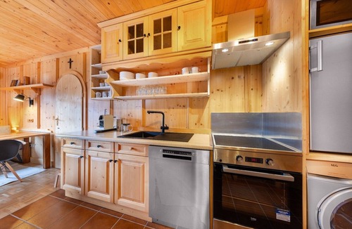Hochkrimml Apartment | Steinadler Silberleiten Apartment with Mountain View, Terrace and Wi-Fi