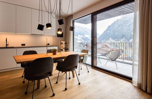 See Apartment | Stillvolle Luxus Wohnung in der Residenz Silvretta by Interhome