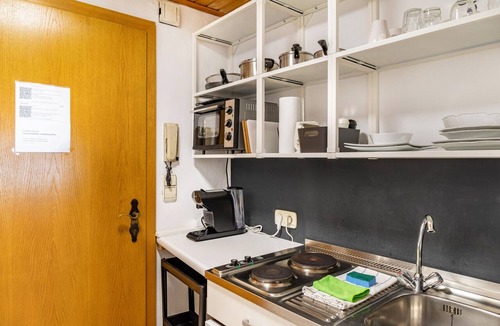 Bischofshofen Apartment | Studio Apartment "Lena" with Wi-Fi