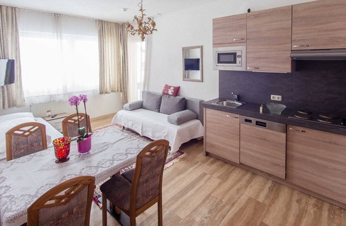 Fliess Bed & Breakfast | Studio for 2- 3 persons - Europa Pension Tirol