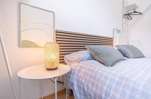 Favoriten Apartment | Stylish 3BR Apt W/Balcony | City Center