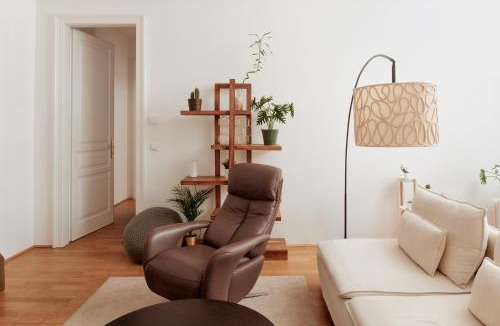 Wieden Apartment | Stylish Designer Apartment at the Center of Vienna Naschmarkt