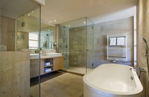 Fladnitz an der Teichalm House | Suite with sauna - Almwellness Hotel Pierer