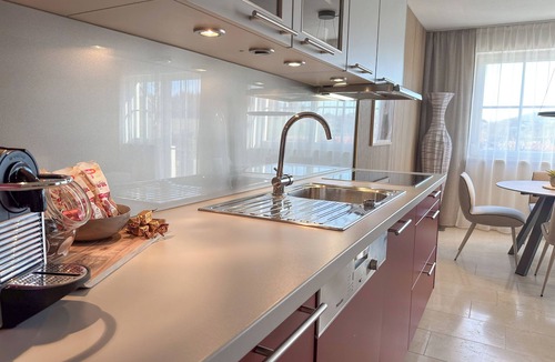 Seekirchen am Wallersee House | SUNDAY BLISS near Salzburg – Spacious Living with 5 Bedrooms & a Pool