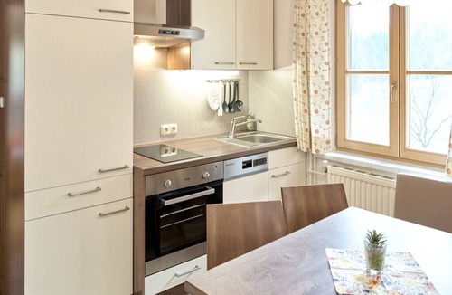 Lunz am See Apartment | Sunny apartment 1 with balcony and views of the garden and mountains