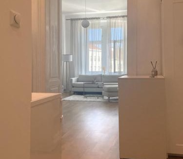 Yppenplatz Apartment | Sunny Apartment on Yppenplatz near City Center