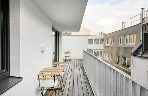 Mariahilf Apartment | Sunny Mariahilf 2BR w/Balcony, walk to cafes & Metro U4, by Blueground