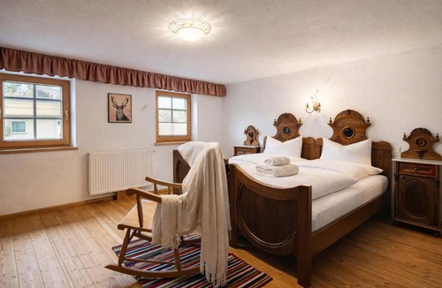 Stumm House | Tiroler TRAUMHAUS - a holiday home with mountain views and a garden