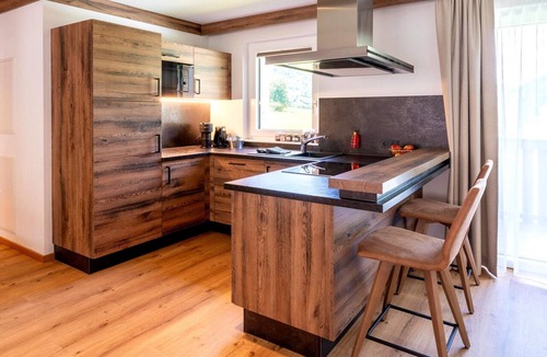Rauris Apartment | Top-floor suite in Rauris for family