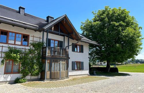 Sankt Georgen im Attergau Apartment | Traumhaft große Ferienwohnung nähe Attersee