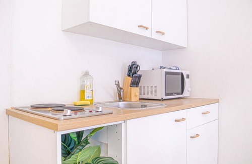 Ottakring Apartment | Trendy Studio w/Free Coffee - Wiener Stadthalle