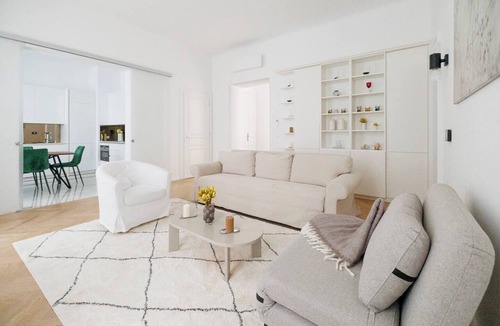 Weißgerber Apartment | Ultra Spacious 3-Bedroom 3-Bath Steps from Vienna's Historic Heart