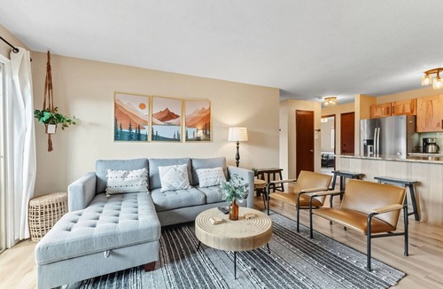 Dillon Condo | Updated Condo Near Ski Resorts Pool/Hot Tub Mountain Views!