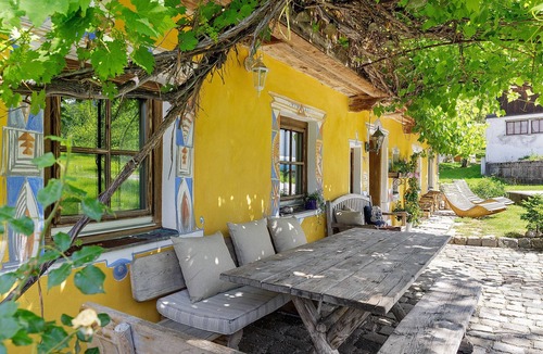 Rettenschoess House | Vacation Home for 9 Guests, 200 m², with Balcony and Wi-Fi