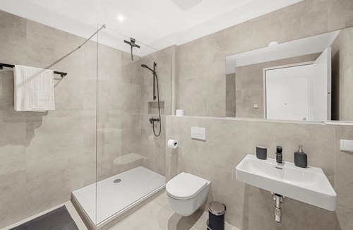 Althangrund Apartment | VibeStudio B2 - Central Vienna 1090 - 50m2 - Self Check-In - AC