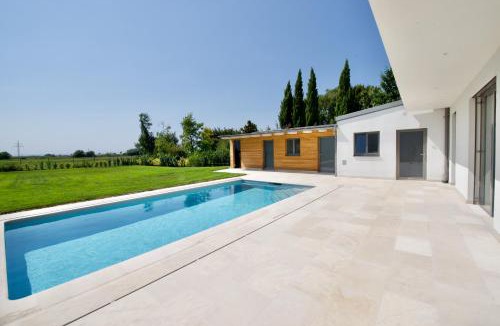 Gols Villa | Villa 60, luxuriöse Villa mit Pool, Sauna und großem Garten