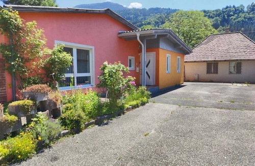 Doebriach Apartment | Voigt Vacation Home - Vacation home, shower and bathroom, toilet, 1 bedroom