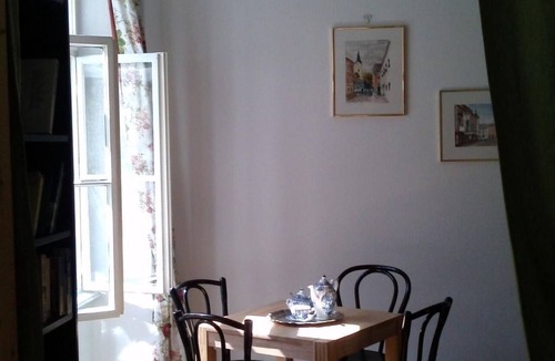 Hernals Apartment | Wohnung in Hernals mit Garten- und Strassenblick by Interhome