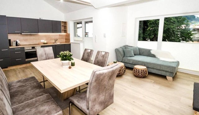 2-Bedroom Apartment with Balcony and Terrace - Alpine Apartments by Schnöll