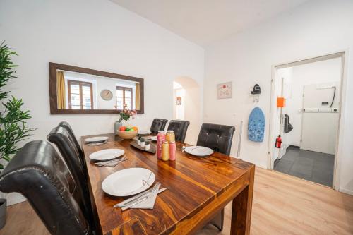 3 king-size beds, 15 min from Vienna Hauptbahnhof, ground floor