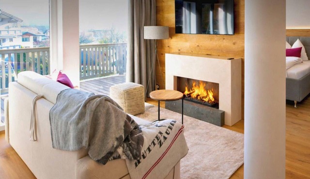 ALPENGONDEL Suite – Balcony & Mountain View