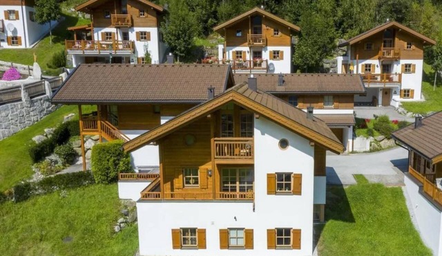 Alpine Chalet in Wald im Pinzgau for 12 in Wald-Königsleiten