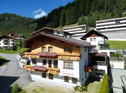 Apart Granada inklusive Silvretta Card Premium
