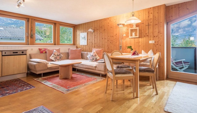 Apartment 'Försterhaus Wohnung Dachgeschoss' with Mountain View, Shared Garden and Wi-Fi