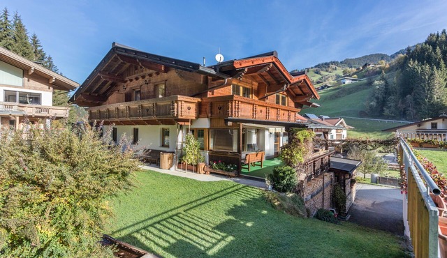 Apartment "Hörbiger" with Mountain View, Balconies & Wi-Fi in Wildschönau