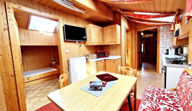 Apartment in Tröpolach near Nassfeld Ski Lift with Pool