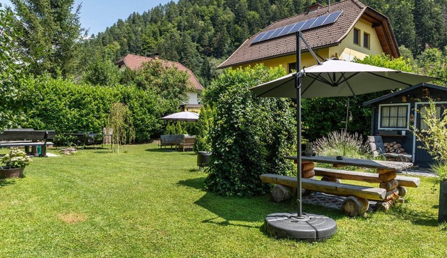 Apartment 'Kuhglocken' with Mountain View, Shared Garden and Wi-Fi