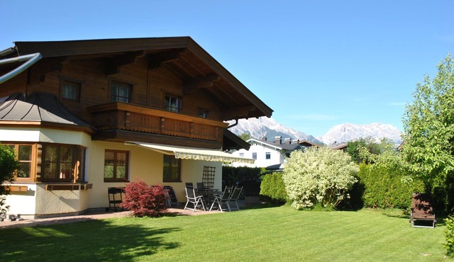 Country house, in the skiing and hiking area Zell am See
