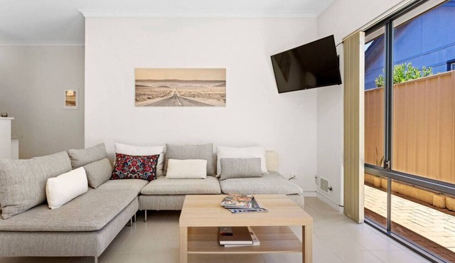 Beachside Gem in Doubleview! Free Wi-Fi! Parking! in Doubleview