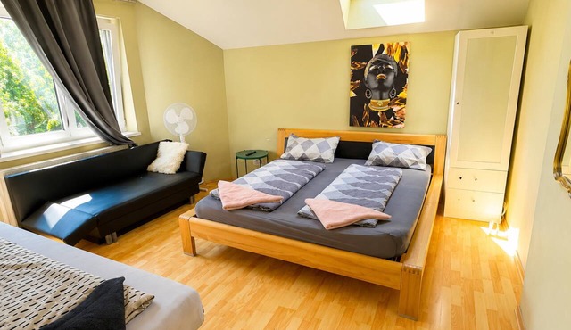 Beautiful Room in Shared Villa | Garden & Parking