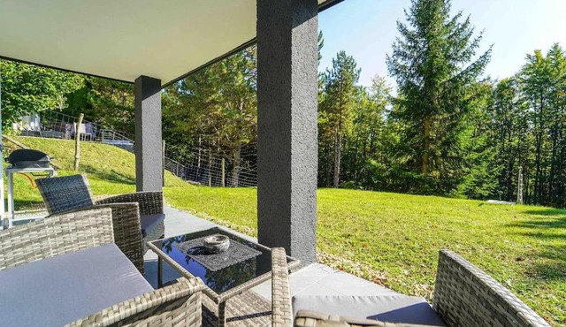 Behagliches Cottage mit Kamin mitten im Wald