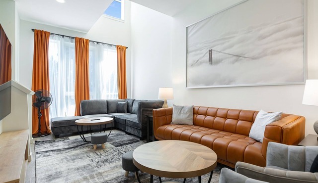 Centrally Located Capitol Hill Townhome w/Amazing View & Free Parking Onsite in Seattle