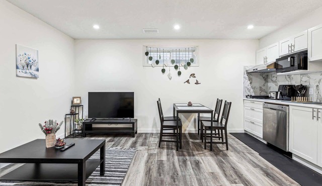 Charming Basement Suite with Parking & Laundry in Calgary