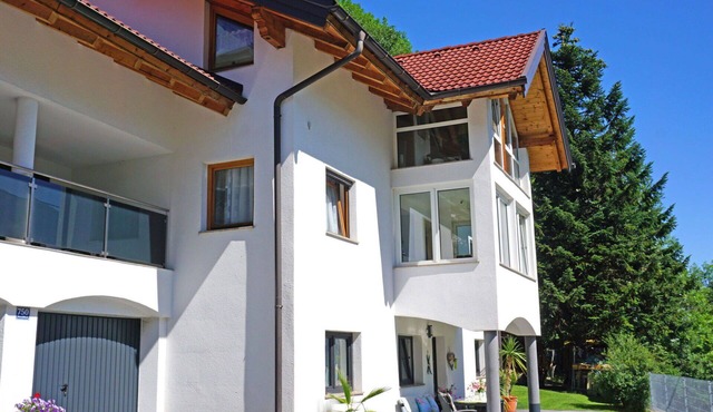 Cosy apartment for 4 people with WIFI, TV, patio and pets allowed
