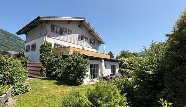 Cozy apartment with private sauna, terrace & garden. Pet friendly🐕