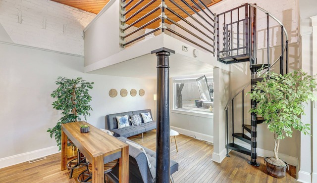 Cozy Boho-Chic Loft ~ 2 Mi to Downtown Cincinnati in Cincinnati