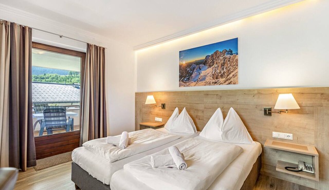 Double Room 1 at Gästehaus Elisabeth with Mountain View, Shared Pool and Wi-Fi