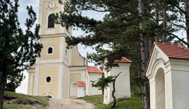 Erdeis Apartments