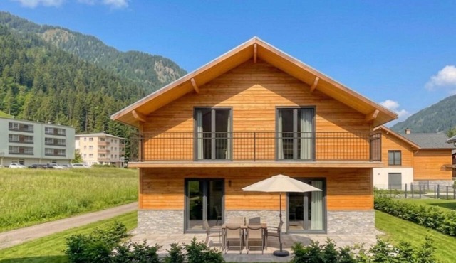 Exclusive chalet by an Alpine lake with sauna