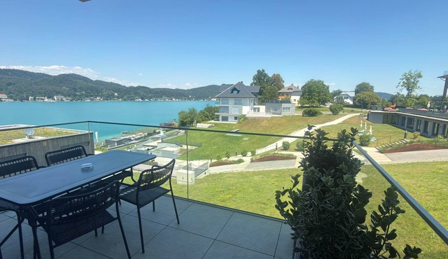 Hermitage Apartment E03B - Lake View & Access