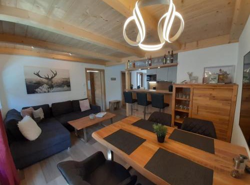 Hochalmbahnen Chalets 8W1, Waldrebe, nahe Gondel, Hunde willkommen
