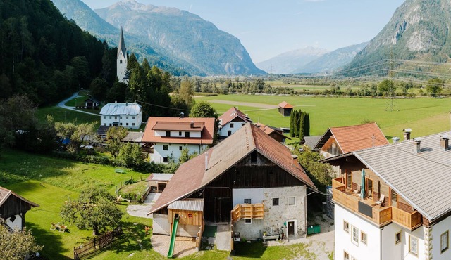 Holiday home for groups up to 27 guests right in the middle of the Alps!