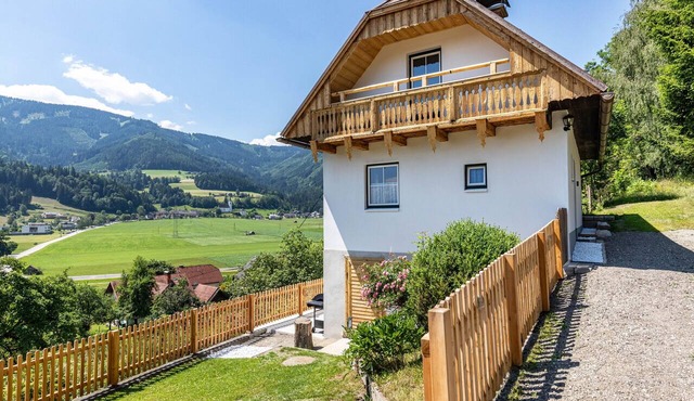 Holiday Home 'Sonnseitn' with Mountain View, Private Terrace and Garden