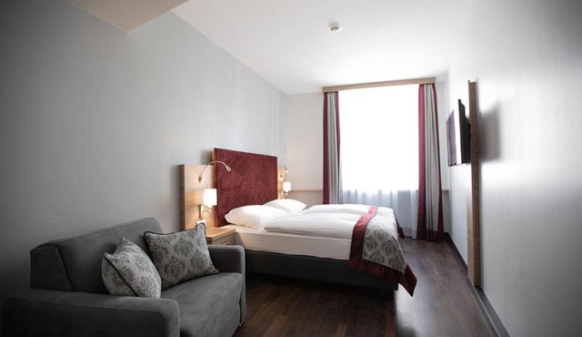 Hotel Elefant Family Business